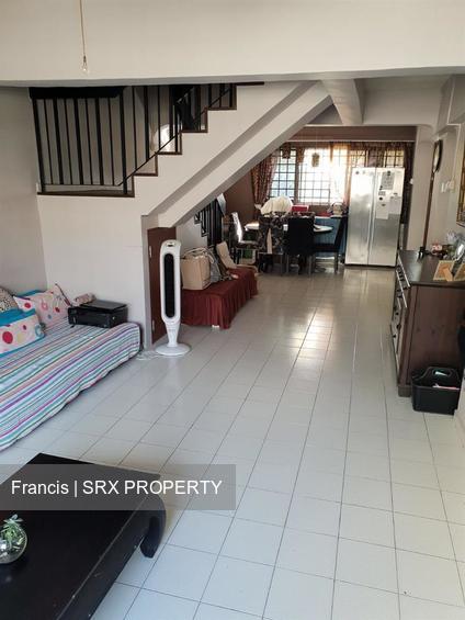 Blk 336 Jurong East Avenue 1 (Jurong East), HDB Executive #175349052